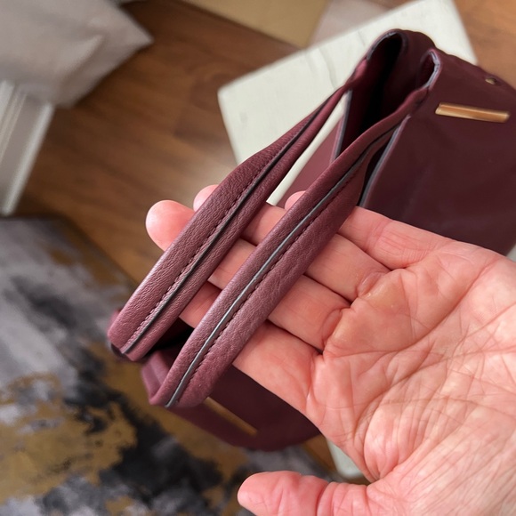 NWOT Vince Camuto Teri Leather Hobo Shoulder Bag in Deep Red - Picture 4 of 15